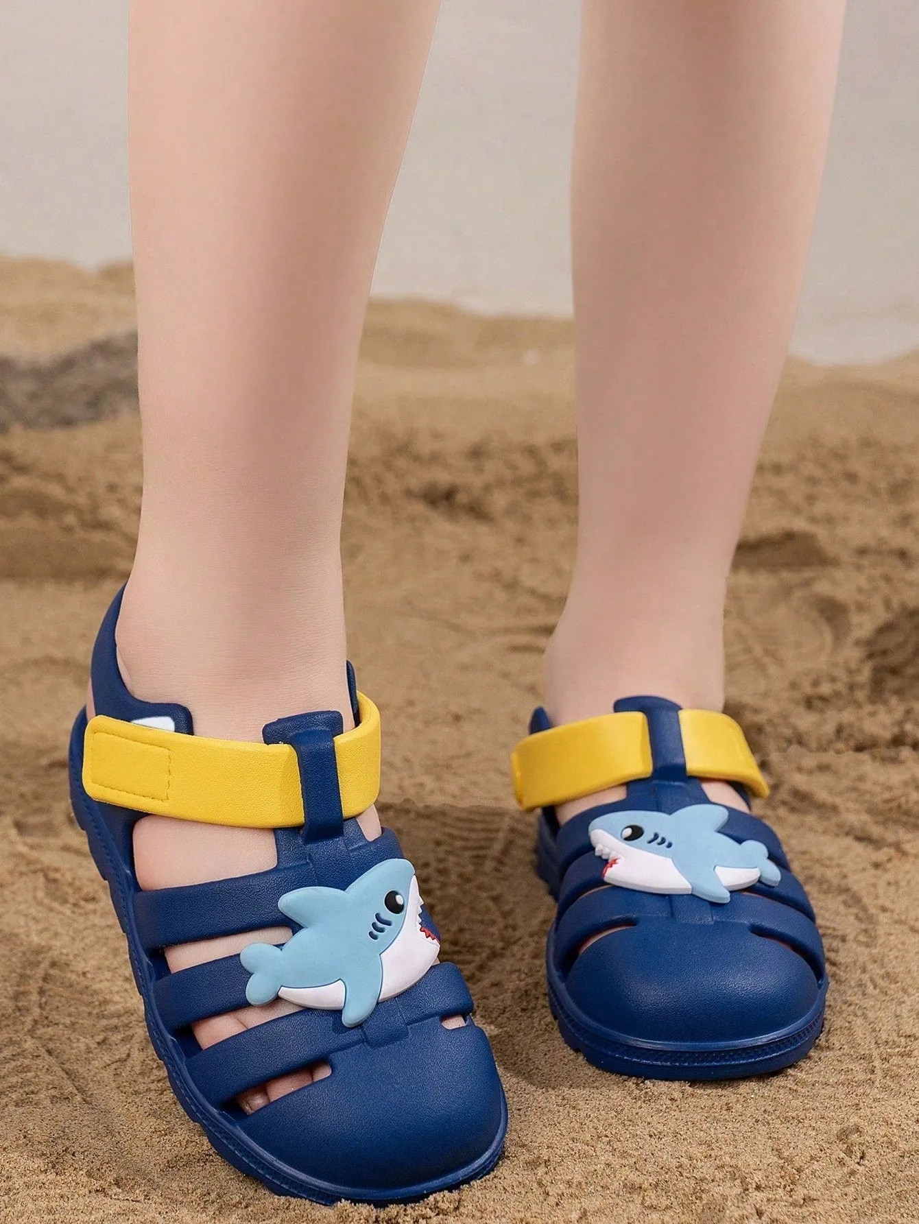 Children's Indoor/Outdoor/Aquatic Slip-Resistant, Wear-Resistant, Breathable, Soft, Comfortable, Lightweight, Adjustable Beach Water Shoes