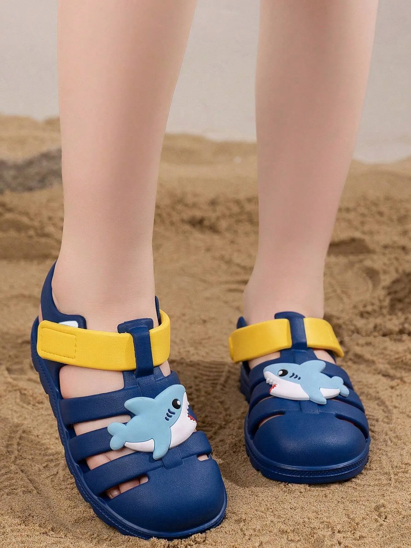 Children's Indoor/Outdoor/Aquatic Slip-Resistant, Wear-Resistant, Breathable, Soft, Comfortable, Lightweight, Adjustable Beach Water Shoes