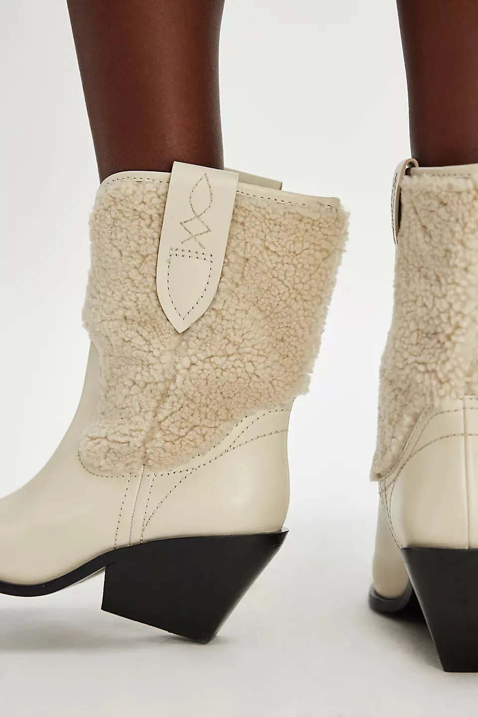 Pitchfork Point Shearling Boots - Arctic Fox Shearling